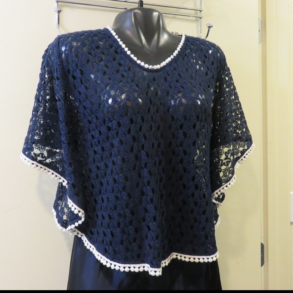 MAUVE CROCHETED NAVY BLUE TOP *** MEDIUM ** nwot